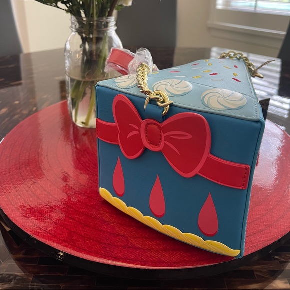 Loungefly Disney Snow White Cosplay Cake Crossbody Bag - Picture 10 of 16